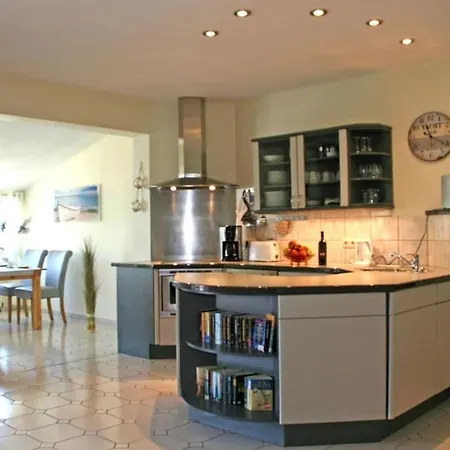 Koenigsstuhl Comfortable